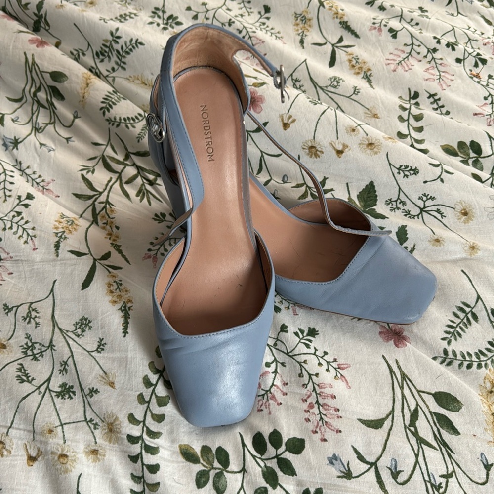 Nordstrom blue size 9 heels faux leather